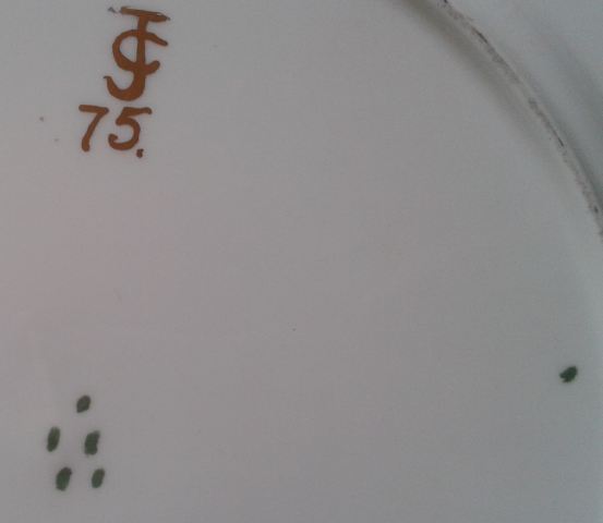 Can't find these marks - Can you help? Plate_11