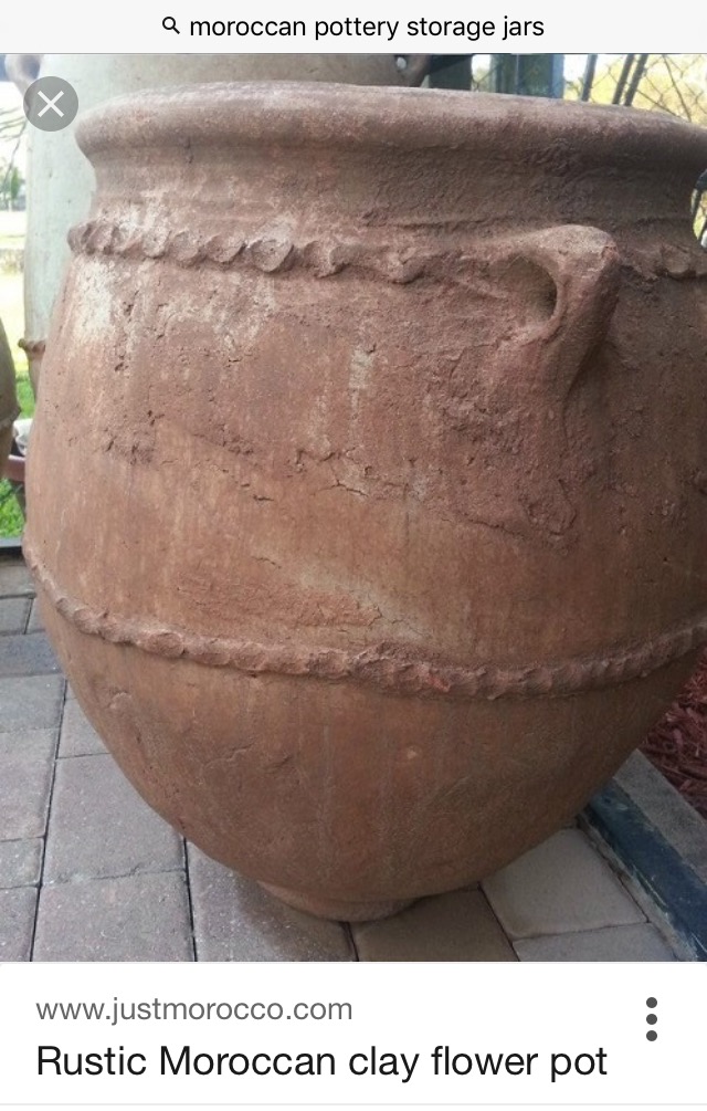 White Urn  Image298