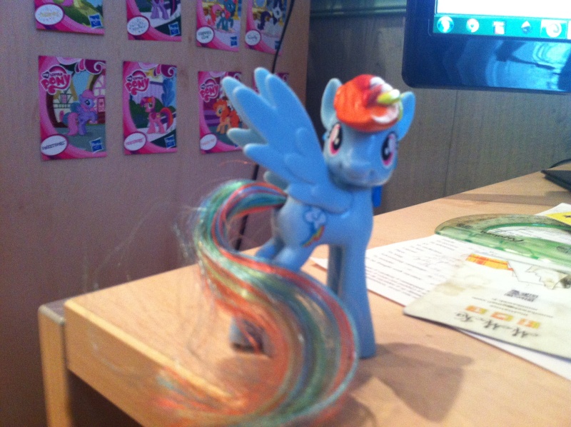 Pas de Poneys chez McDo.... Mais chez QUICK !!! =D - Page 5 Photo_11