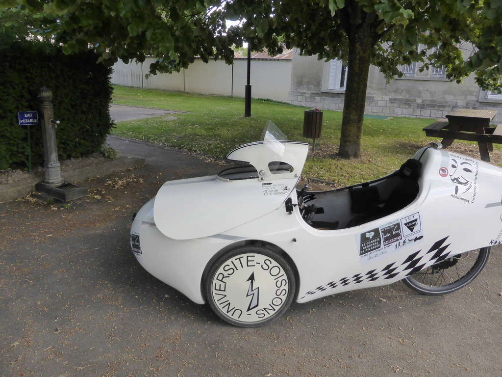 pneus - velomobile leiba xstream et engin electric de l'IUT de l' Aisne: 2015/2018 - Page 19 P1060748