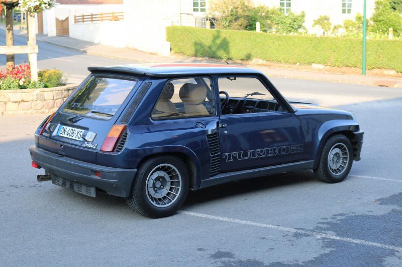 Présentation d'un collectionneur avec une R5 Turbo 2 Img_1410