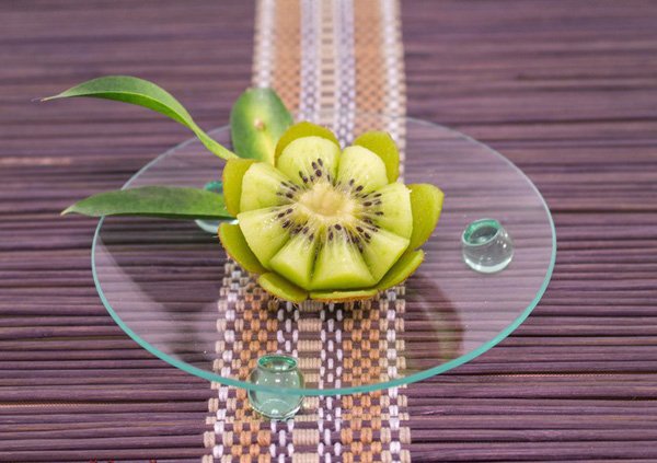 5 Phút cắt tỉa kiwi thành bông hoa sắc xanh thật đẹp ... 2exuj510