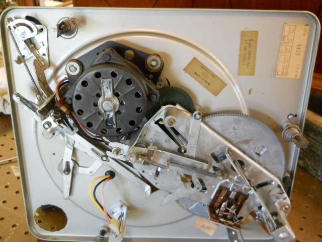 Restoration on Magnavox Stereo Model 1ST616 - Page 3 01211