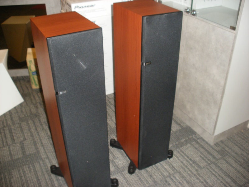 KEF Q700 floorstand speaker Dscf2012