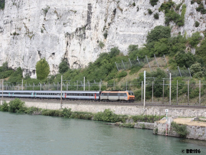 BB 26046 et grande ligne en vallée du Rhône Img_2810