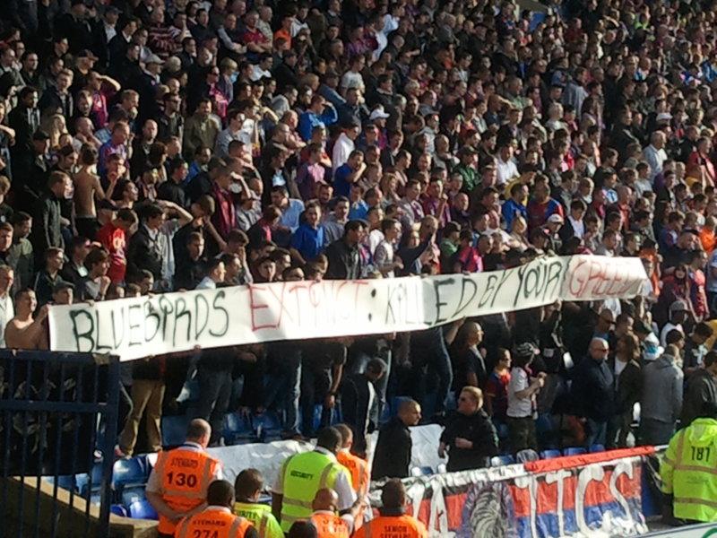 Banner Held By Palace Fans 39310_10
