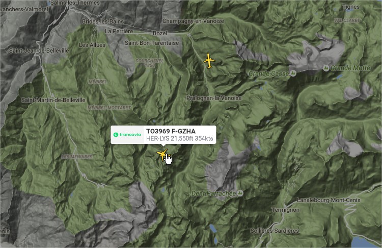 2016: le 08/06 à 22h30 - Lumière étrange dans le ciel - Ovnis à Pralognan-la-Vanoise, hameau de La Croix - Savoie (dép.73) 22h18a10