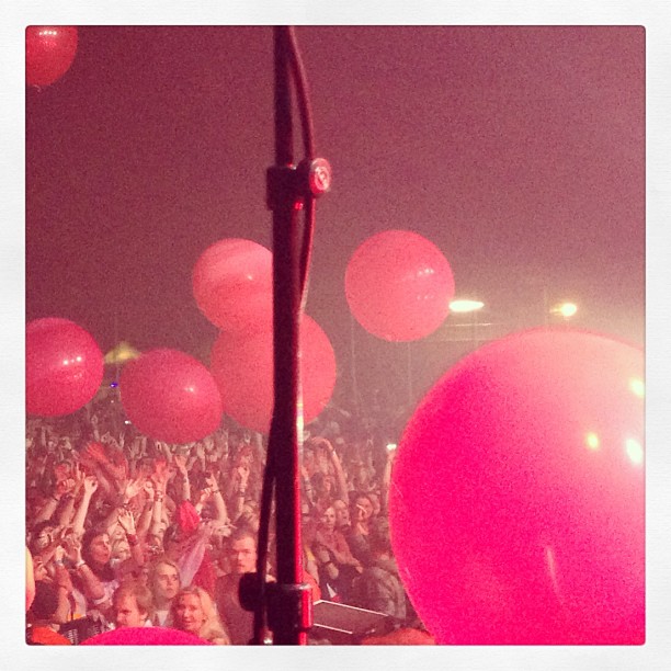 30 Seconds to Mars INSTAGRAM - Page 12 Balloo10