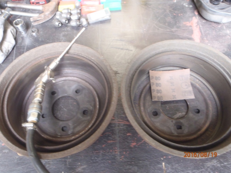 Nettoyage de frein à tambour S2/95 P8190013