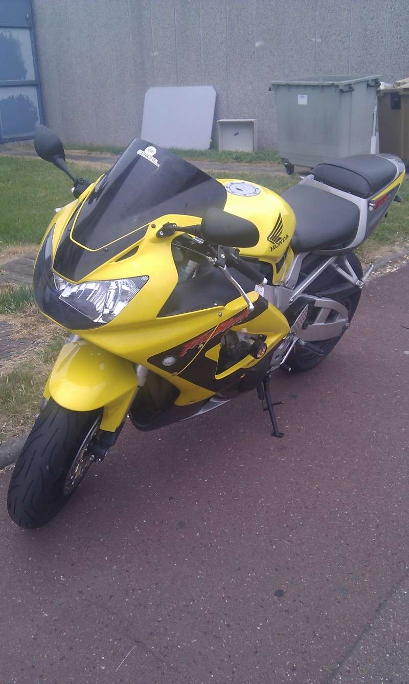 Vends Honda CBR 929 RR année 2000 Imag0010