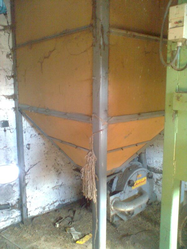 Les outils qu'on utilisait pour fabriquer de l'aliment pour bétail. Moulin10