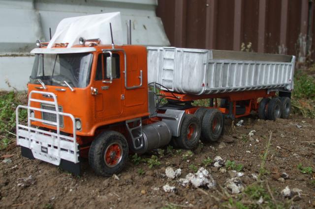 GMC Cabover and trailer 001_zp10