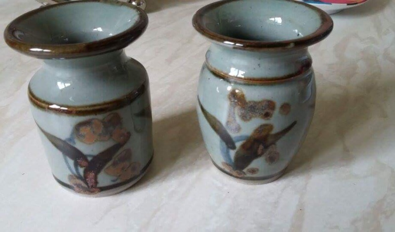 Two small vases Receiv16