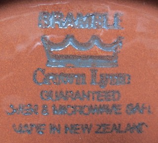 Crown Lynn Bramble bakeware backstamps for gallery 19-cl_10