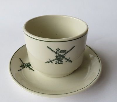 NZ Army cups - how many different styles? Army_c10