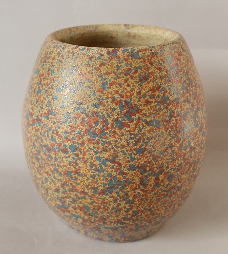 Is this vase Salisbury? Vase_511