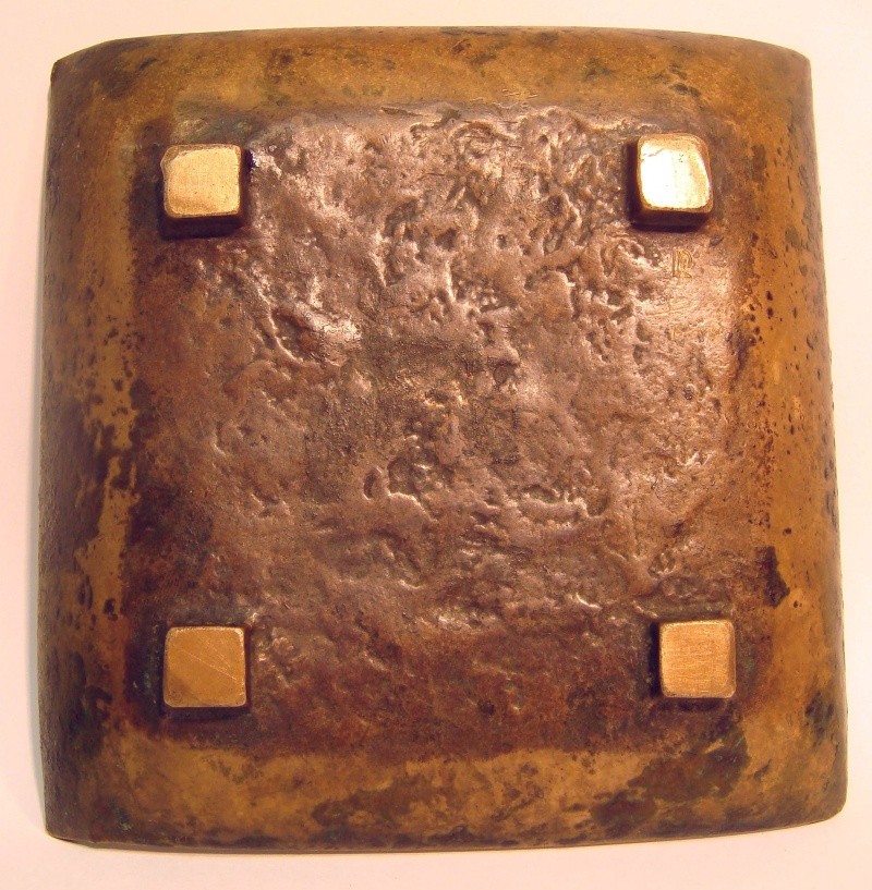 Petite coupe sur pieds en bronze signature "JL" pour fonderie J.Lauterbach Dsc07322