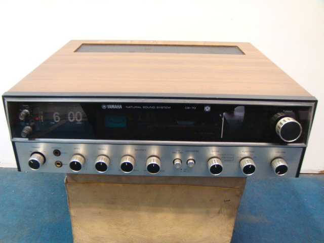 Yamaha CS-70 receiver(sold)  Dsc03710