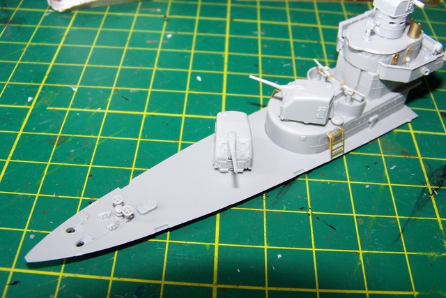 1/350 USS Murphy DD603 (Dragon  USS Laffey Classe Benson) 100_0719