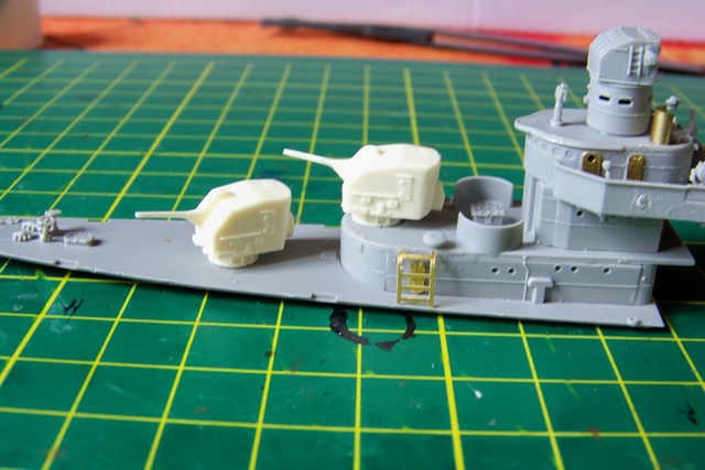 1/350 USS Murphy DD603 (Dragon  USS Laffey Classe Benson) 100_0724