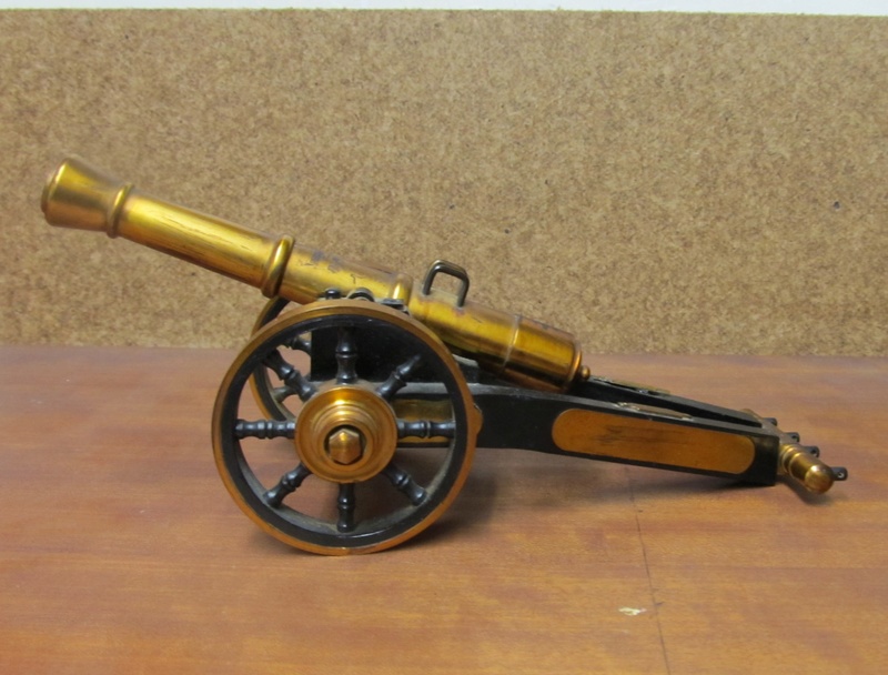 Kanone aus Metall Img_4528