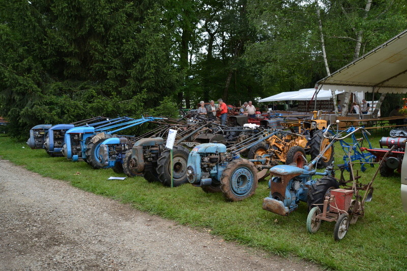 19 Donzenac Vieux Tracteurs les 4 et 5 Juillet 2015 Dsc_0011