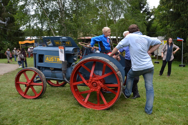 19 Donzenac Vieux Tracteurs les 4 et 5 Juillet 2015 Dsc_0211