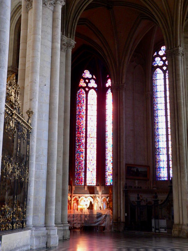 Huile: Un coin de la cathédrale d'Amiens  signé Eugène LAMARE Amiens10