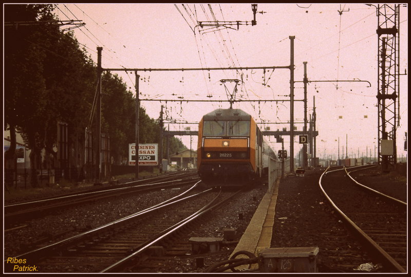 Entre Toulouse et Narbonne....entre 98 et 2000. - Page 4 1-pict12