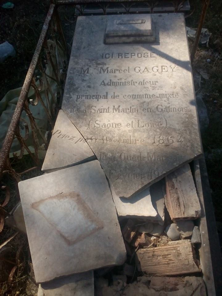 La tombe de M. Marsel Gagey au cimetière chrétien d'Azemoour à Aokas.  245