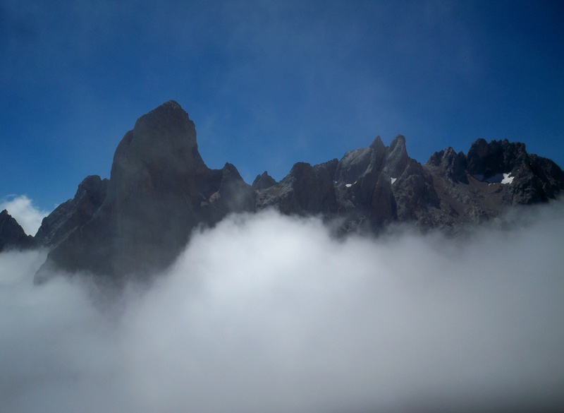 Montañismo: 5-8 de agosto 2016 - Macizo central de Picos de Europa 013_gr10