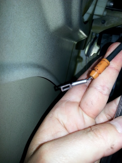[ mini cooper 2 an 2005 ] cable de portière décroché Cable12