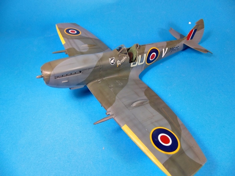 Spitfire Mk.XVIe.  tamiya 1/32 - Page 2 Dsc03053