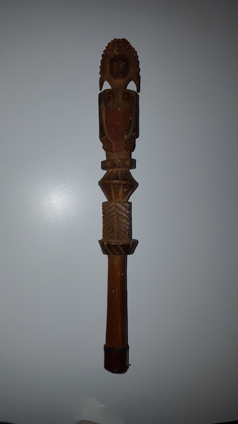 petit figure/bâton en bois à identifier  Sta110