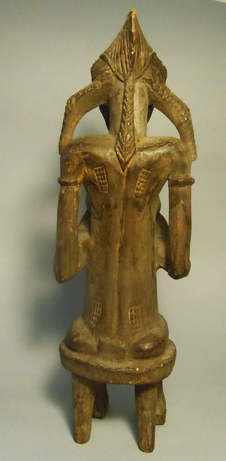 Figurine tugubélé, « Maître de la coiffe en crête de coq » (Sénoufo) Dscn6334