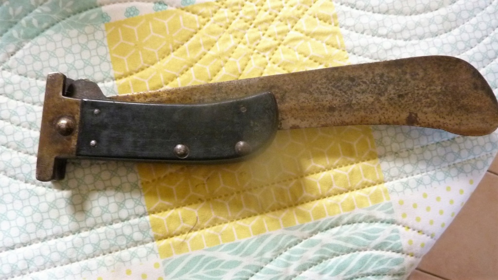 machette pliante marquée camillus P1110811