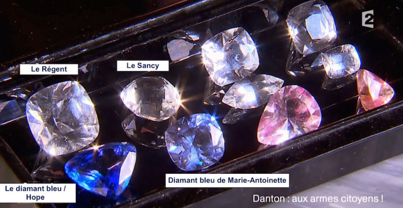 Le diamant bleu de Marie-Antoinette Joyaux10