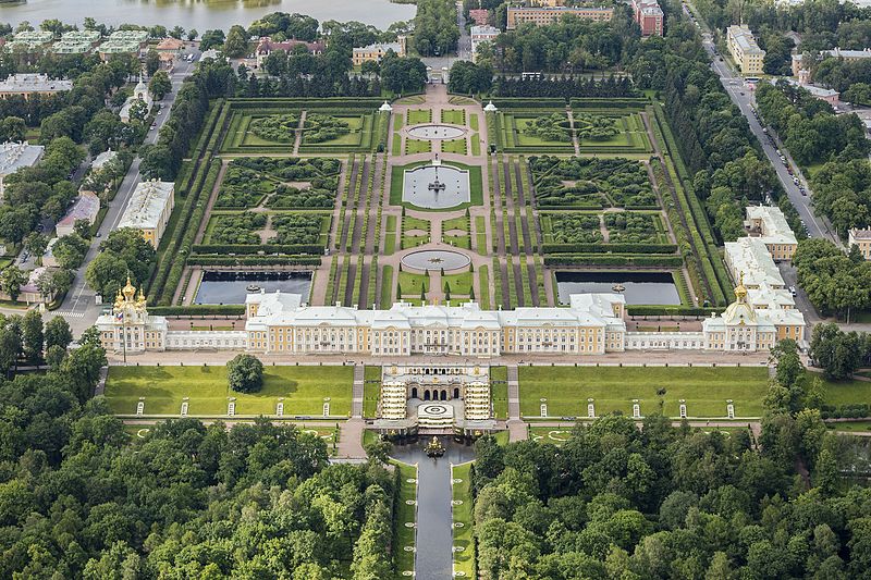 Le domaine de Peterhof, dit le Versailles russe Peterh11