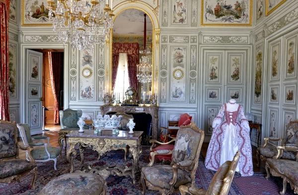Château de Champs-sur-Marne : exposition "Histoire en costumes, l'élégance au XVIIIè siècle Robe-a12