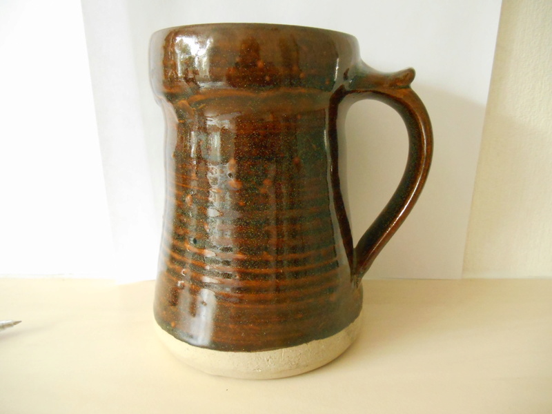 I A initials on tenmoku glazed large tankard - Ian Auld? Help identify plea 00110