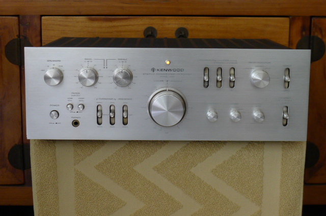 Kenwood Stereo Integrated Amplifier Model 600 (Used) SOLD P1120353