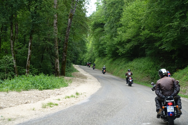 [MOTO] LES ARPENTEURS DE ROUTES - Page 30 Dsc01918