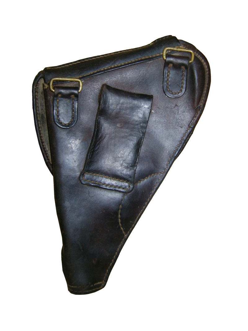 les rentrées des derniers mois !!!!! (havresac 1893 , étuis modèle 1909 ,porte sabre baïonnette modèle 1915,harnais pour le pourvoyeur mortier de 81, lampe monjardet, Bengale rouge 30 secondes et un insigne du 110 de 1939 ) Etuis_11
