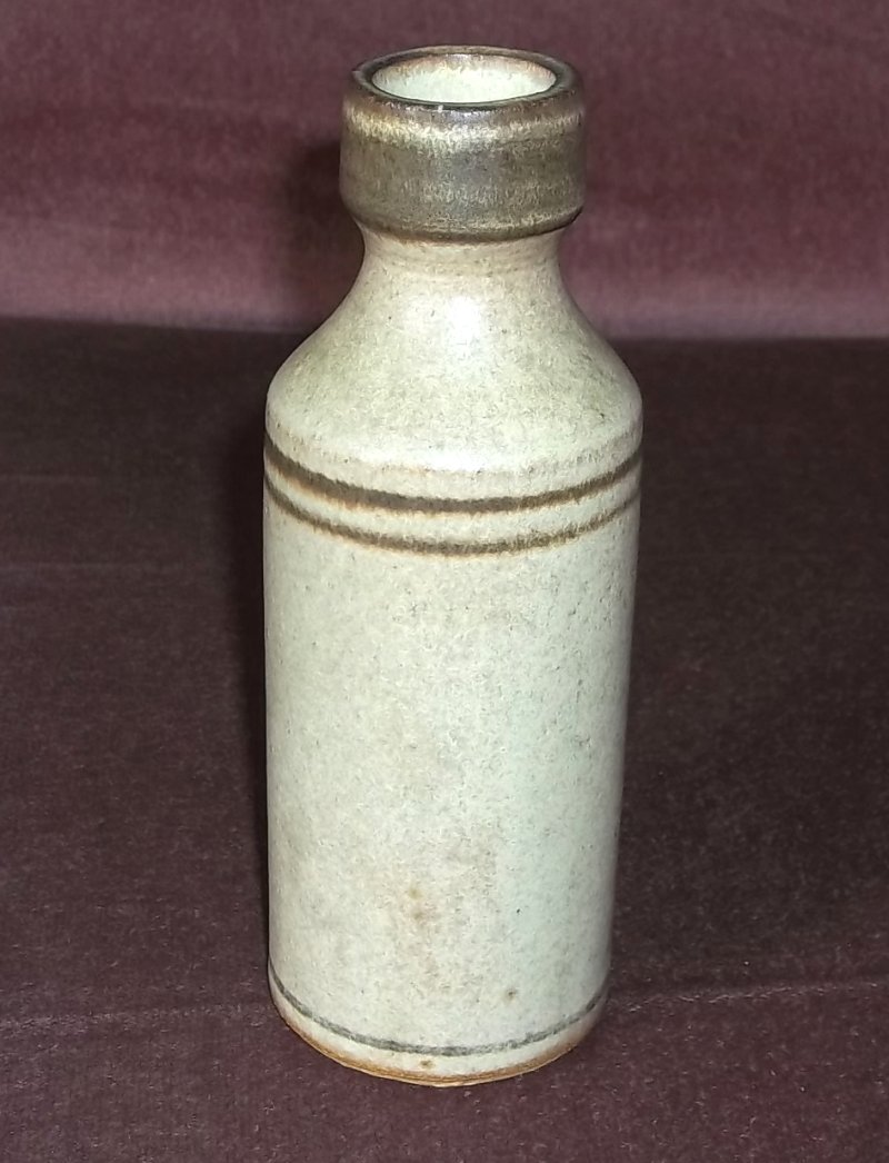 Stoneware bottle 100_3014