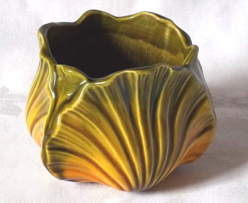 Ault pottery (Derbyshire), inc. Aultcliff wares. 100_3047