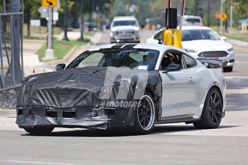 2014 - [Ford] Mustang VII - Page 13 Ford-s11