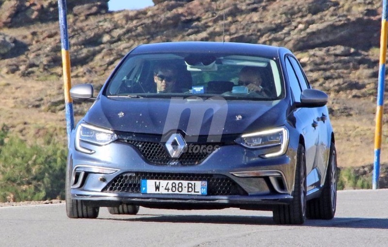 2015 - [Renault] Mégane IV [BFB] - Page 28 Renaul19