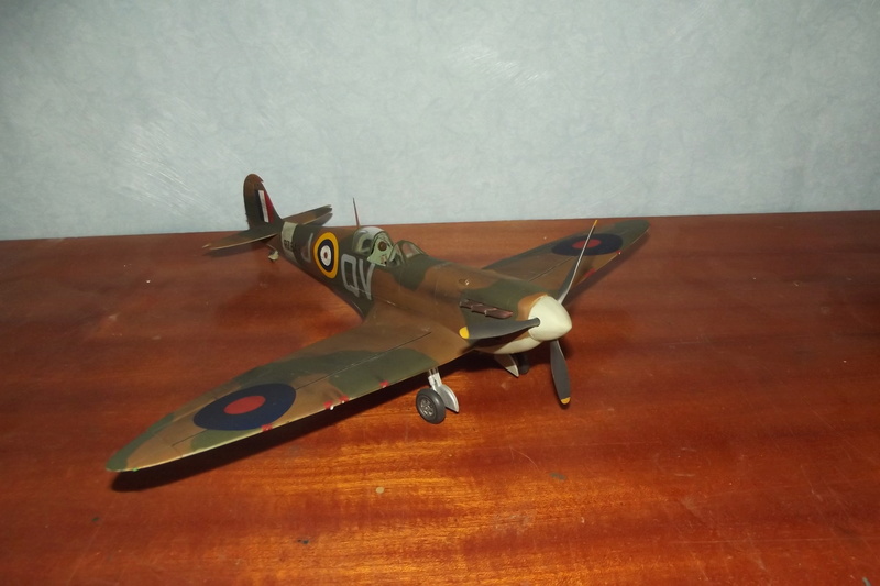 Spitfire MkIIa Revell 32e Dscf4511
