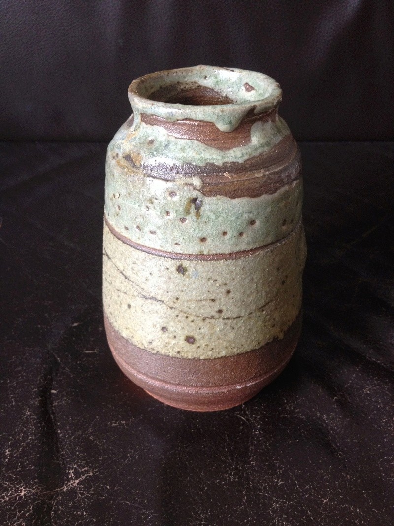 Vase en grès signé inconnu marque incisée en dessous à identifier Img_3010
