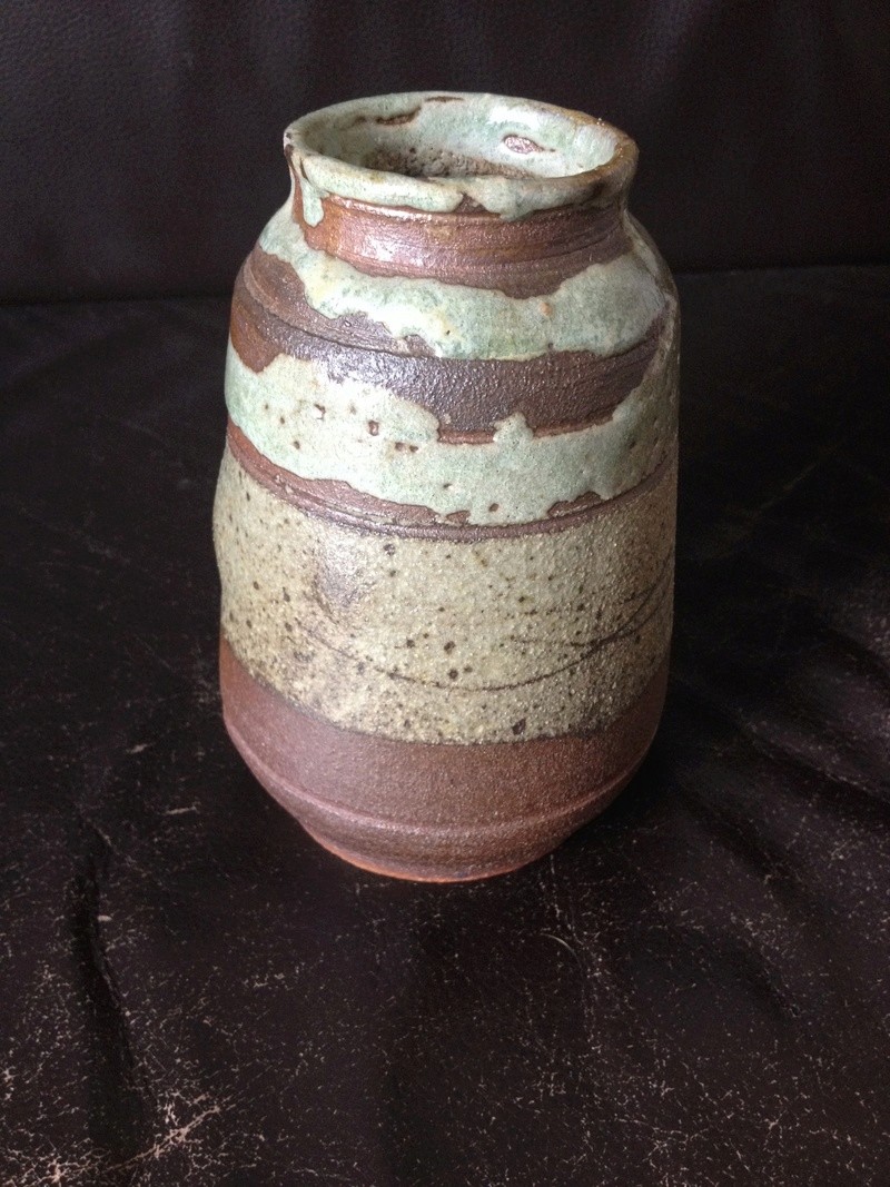 Vase en grès signé inconnu marque incisée en dessous à identifier Img_3012